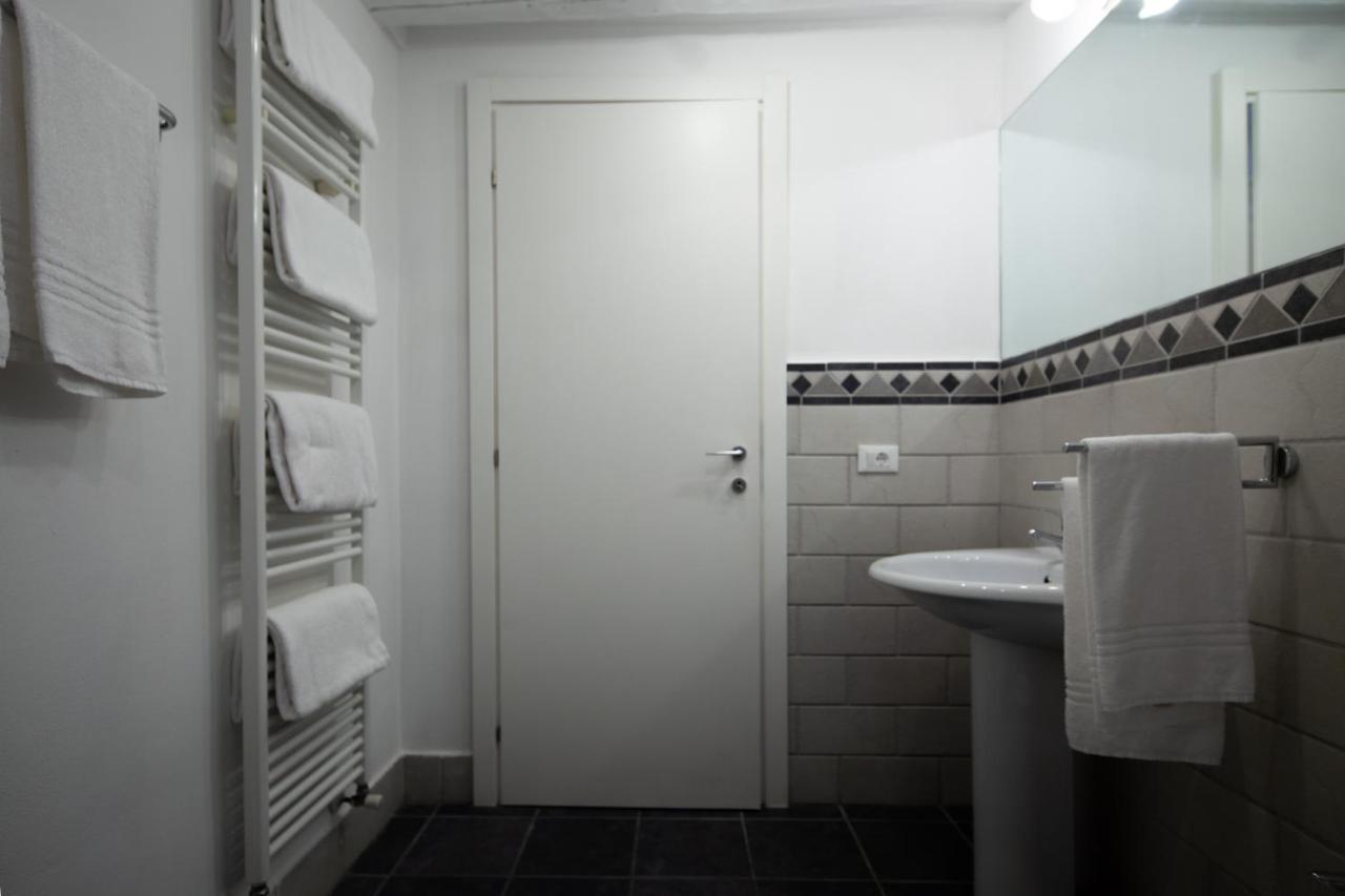 Serravallo'S Apartments Big Триест Экстерьер фото
