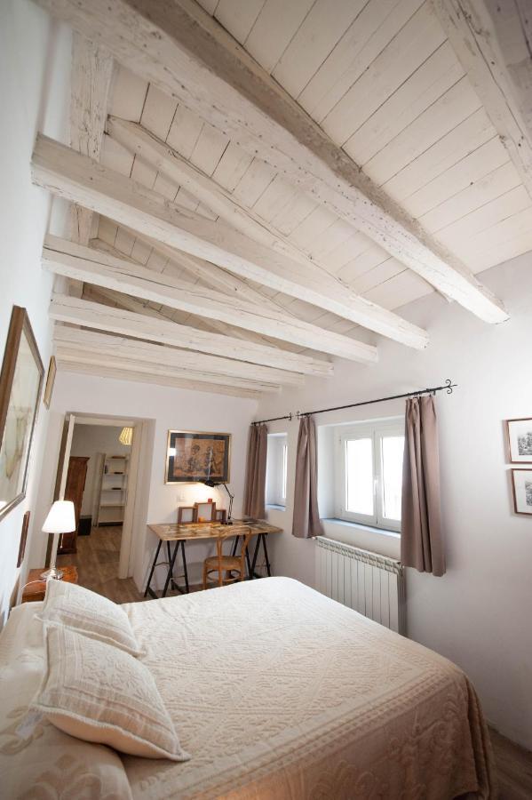 Serravallo'S Apartments Big Триест Экстерьер фото